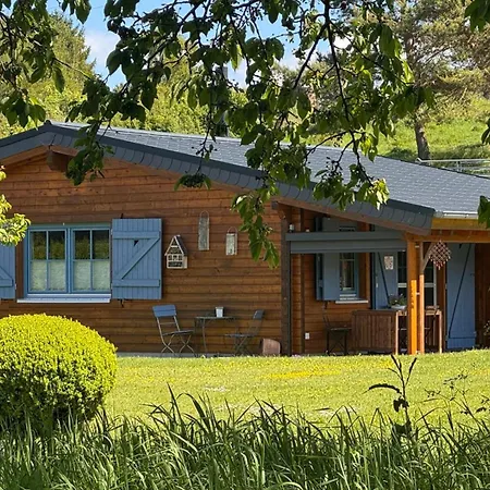 Eifelchalet 度假居 *